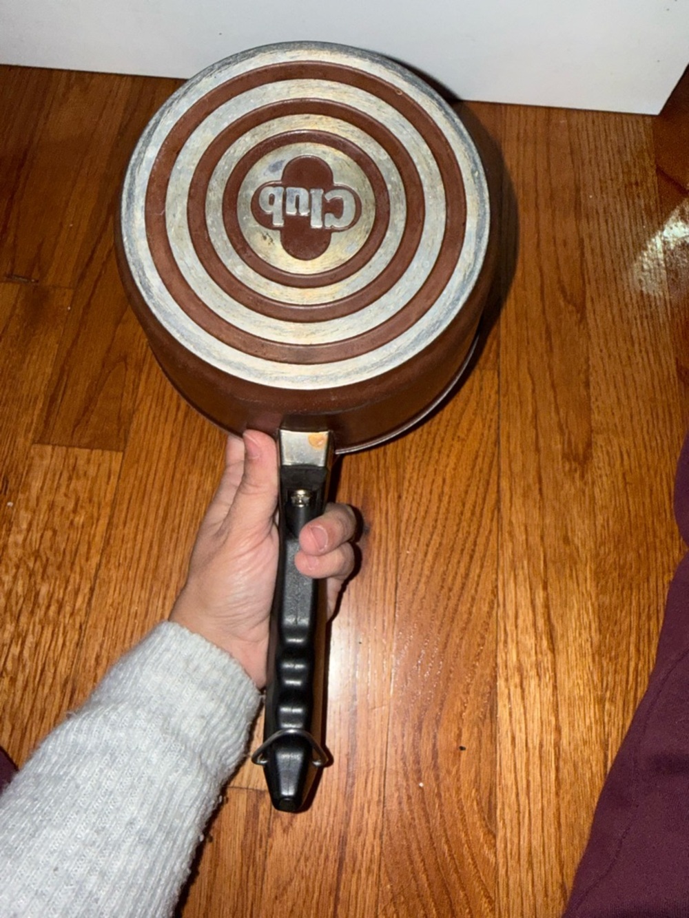 Vintage Club Nonstick Brown Pan with Lid - Home Kitchen